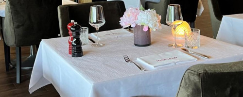 Nineteen Restaurant & Club